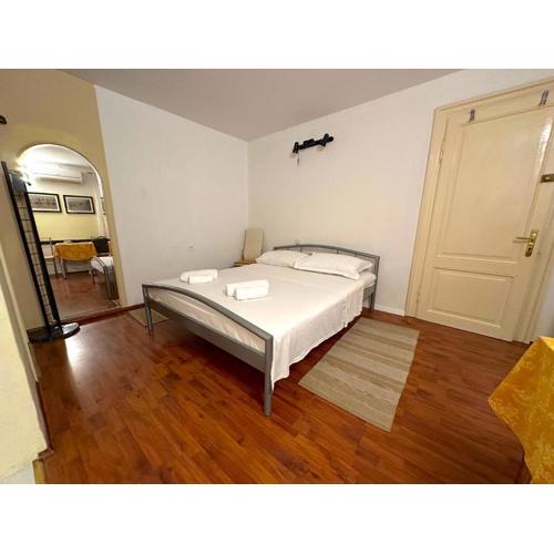 Comfort Room within the Palace SPLIT CENTRE