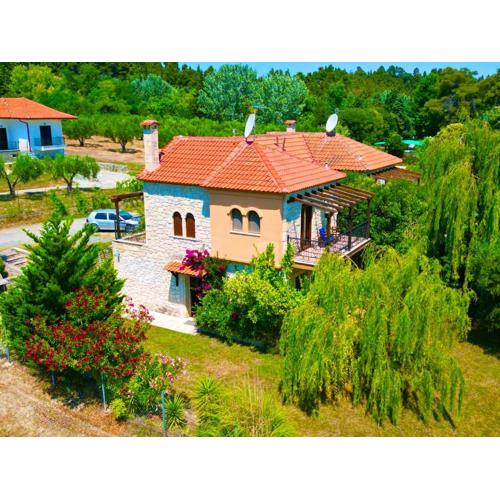 Comfort villa with garden and view
