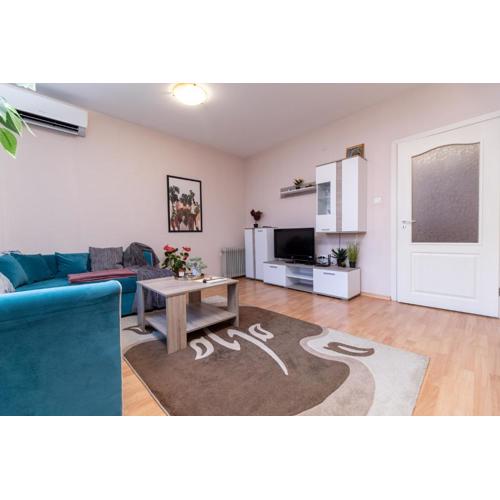 Comfortable 2BR Urban Getaway in City Center