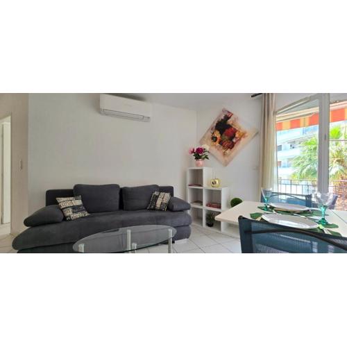 Comfortable apartment near the sea
