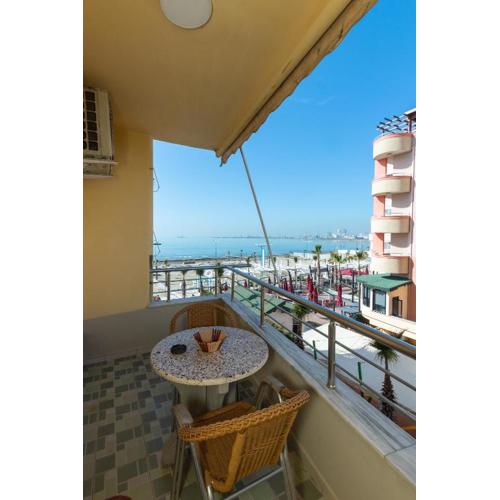 Comfortable apartment next to the beach