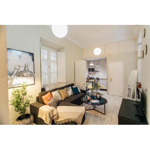 Comfortable duplex- 1Bd 2Bth- Dean Miranda