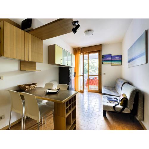 Comfortable flat just steps from the beach