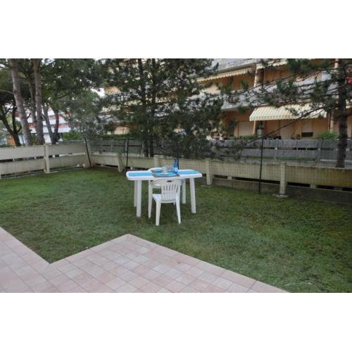 Comfortable flat near the beach with garden