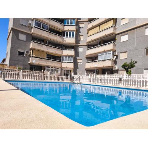 Comfortable Holiday Apartment in Torrevieja with Pool and Near the Sea