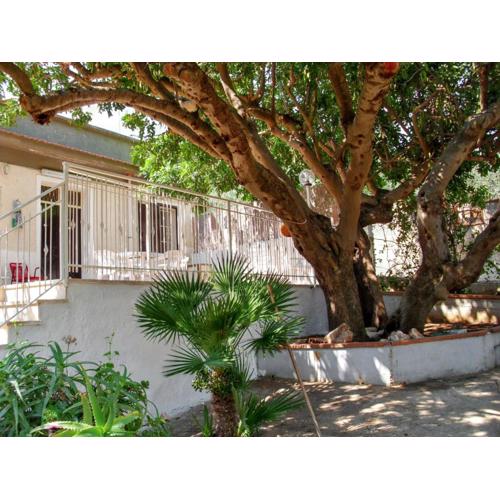Comfortable House with Garden in Castellammare del Golfo