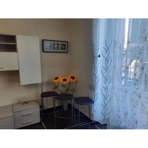 Comfortable one bedroom apartment with parking space in the center of Genoa