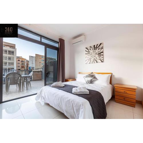 Comfortable Penthouse, served with LIFT, WIFI & AC by 360 Estates