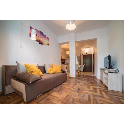 Comfort.Chic.Charming Apt with Terrace near NDK