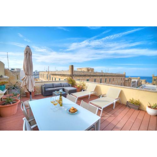 Comfy 1 bedroom - Sun terrace & sea views GBUH1-1