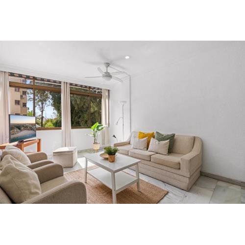 Comfy apartment 100m from Pedregalejo Beach by Costarentals - MAL02