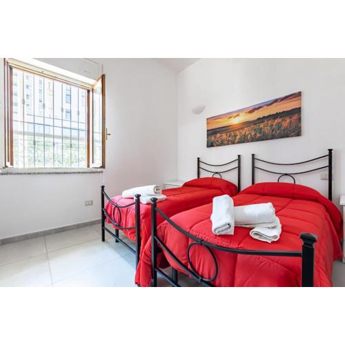 Comfy Apartment close to the Station with Courtyard