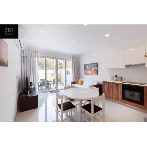 Comfy APT with Terrace, 5 mins to Sliema Ferries by 360 Estates