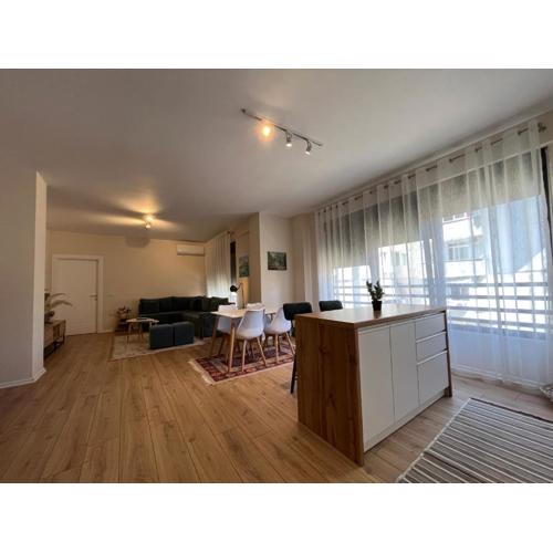 Comfy condo 6 minutes from downtown & Free Parking