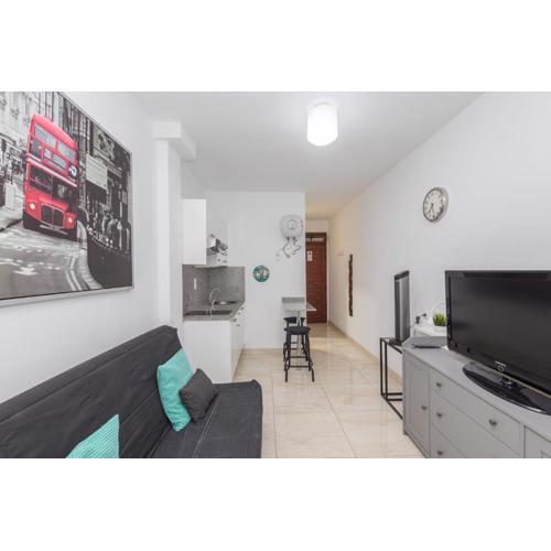 Comfy Renovated Studio next to the Beach