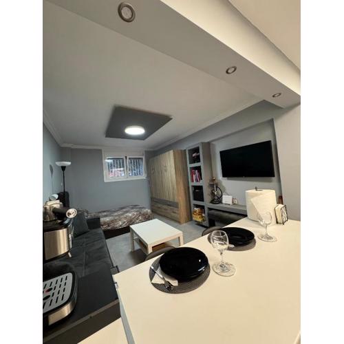 Comfy Studio in the City Center