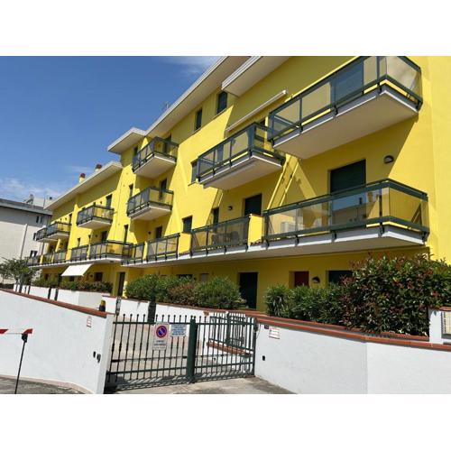 Condominio Nevada a pochi passi dal mare da Agenzia Colla Jesolo