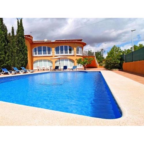 confortable villa at only 100 meter from the beach, supermarkets and the restaurants