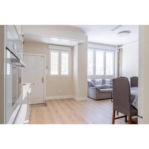 Contemporary 6BD Apartment for 12 Las Ventas