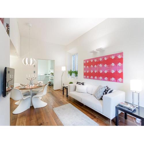 Contemporary Apartment with Garden in Lucca
