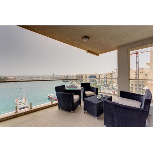 Contemporary, Luxury Apartment with Valletta and Harbour Views