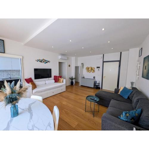 Convenient Family apt with Private Parking