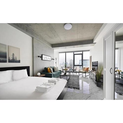 Cool Bright Studio W Parking Poolviews! #238