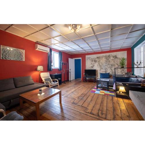 Cool Central Apartment