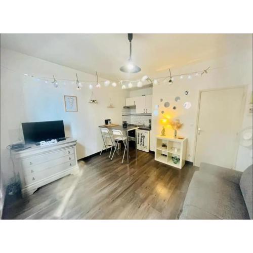 Coquebert studio confortable proche centre ville
