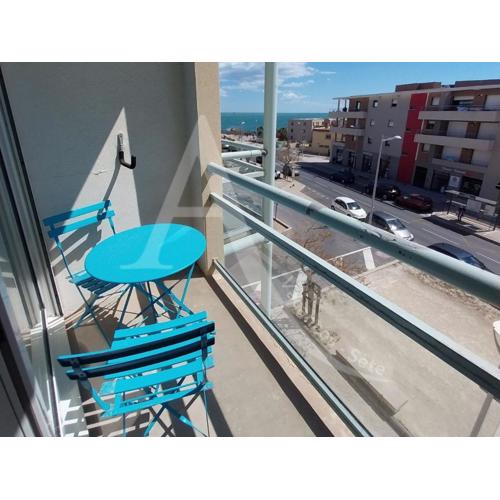 Coquet T2 avec balcon en plein coeur du quartier de la Corniche proche commerces et plages