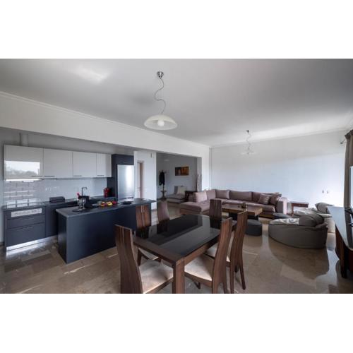Coral Apartment-Three Bedroom Apartment with Balcony and Sea View