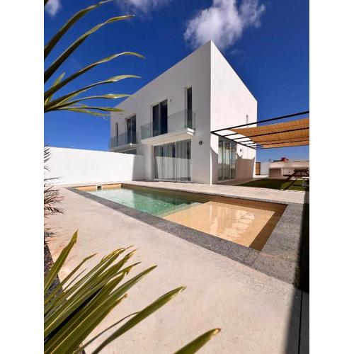 CORRALEJO SURF HOUSE & Surf School