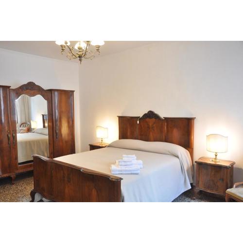 Corte Formenta Home - Canal view