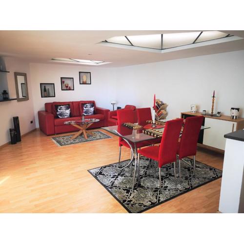 Corte Lambruschini central apartment with Free covered Parking