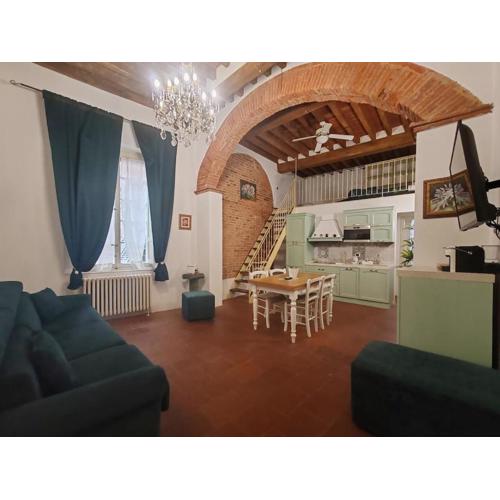 Corte Pini Deluxe Apartment in historic center of Lucca