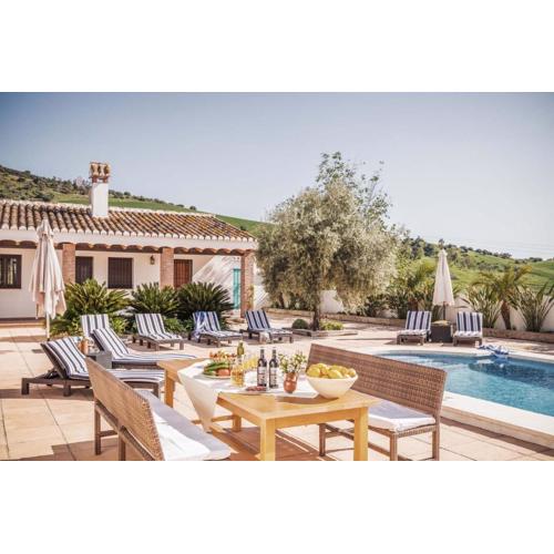 Cortijo Cantares by Rosas Cantares