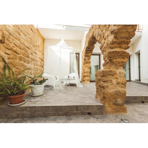 Cortile Baronello