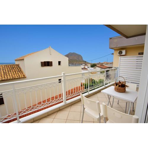 Cosmo Rooms - Seaside Elegance with Views of Monemvasia Castle