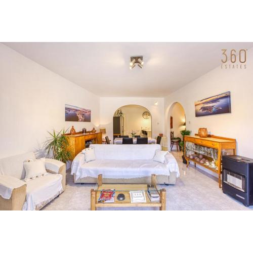 Cosy 1BR Apt with private balcony in St Pauls Bay by 360 Estates