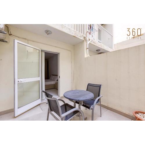 Cosy 1BR home with back terrace in Gzira by 360 Estates