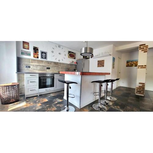 Cosy 2 bedroom apartment on 5 floor with balcony in the centre of Denia near the playa- SPAIN
