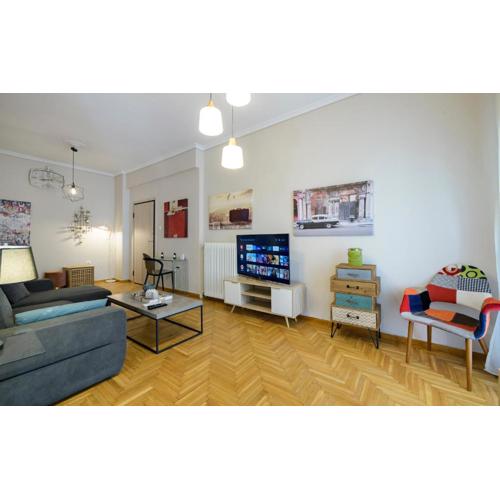 Cosy 2BR flat near Ampelokipoi station & hospitals