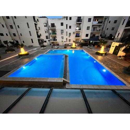 Cosy 4 Bedroom Apt with use of Pool