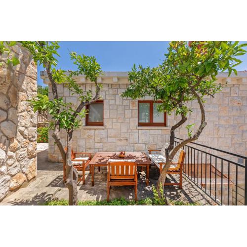 Cosy apartment close to Lapad promenade and beach