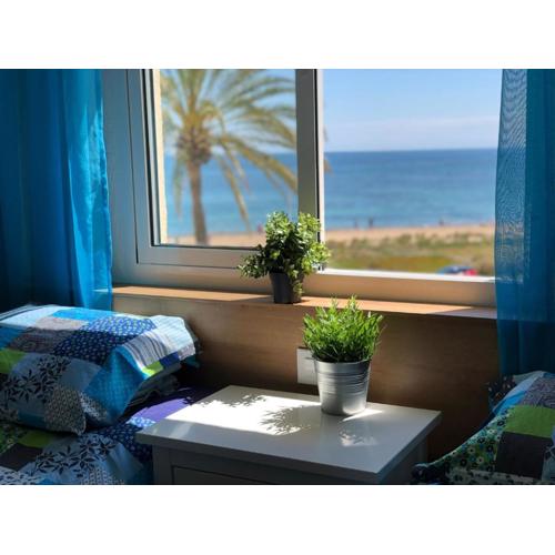 Cosy apartment directly on the beach / few mins from the city center