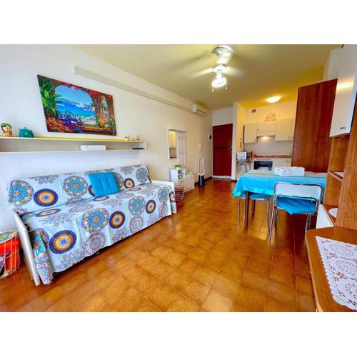 Cosy apartment in Caorle with balcony terrace