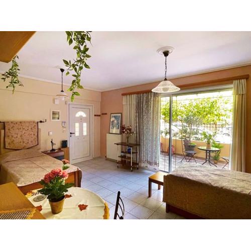 Cosy Apartment with Garden 5 min from metro