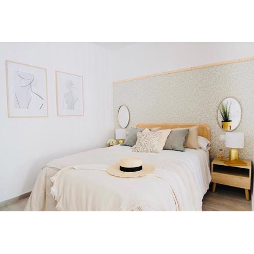 COSY ESTUDIO JUNTO A LA PLAYA de EL PALO SINESE DESIGN