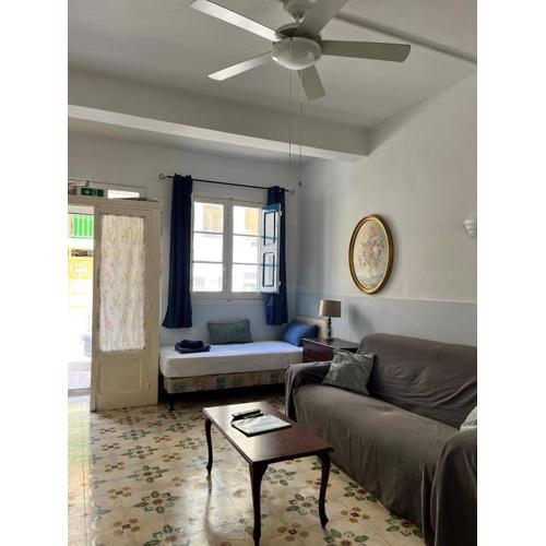 Cosy Family Apt Near the Sea
