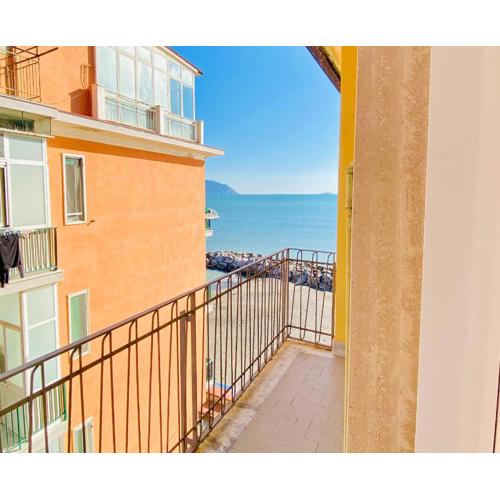 Cosy Flat with Sea View Balcony